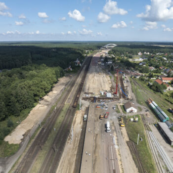 Budowa przejścia podziemnego i pierwszego nowego peronu na stacji Maksymilianowo